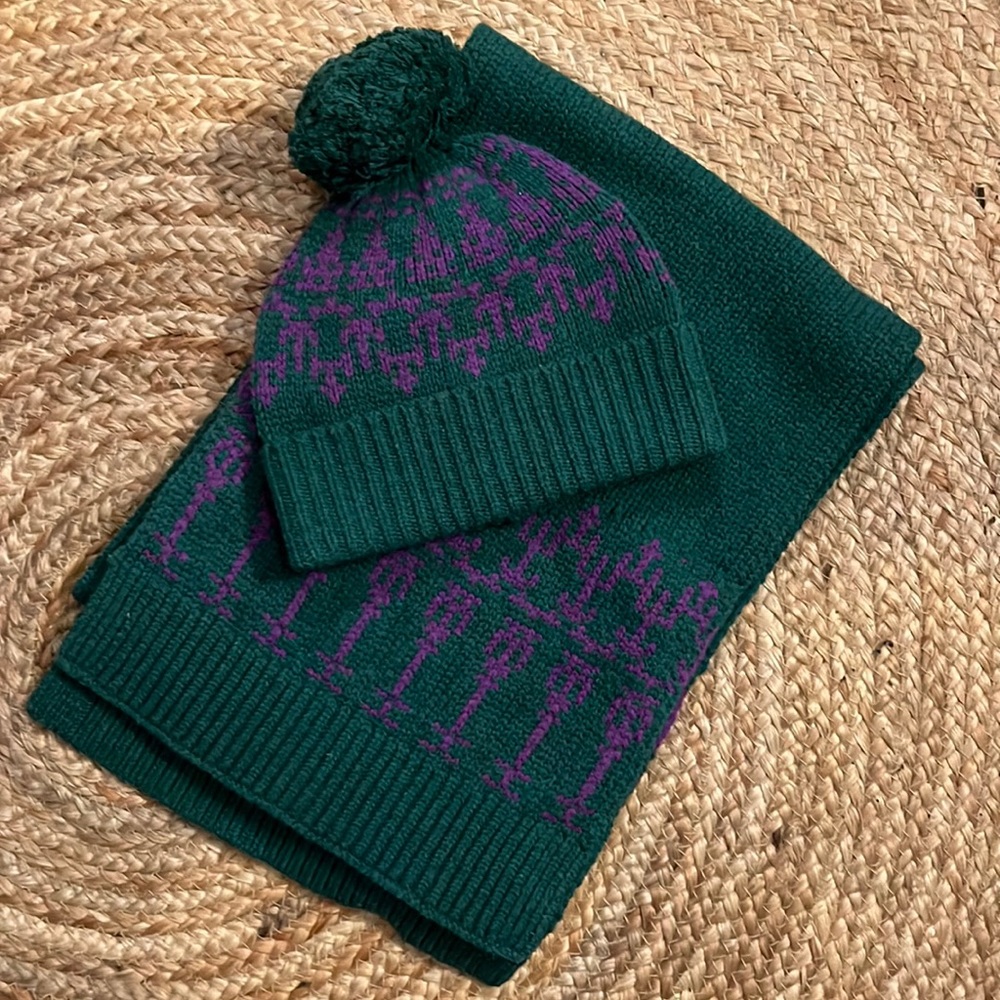 Tory Burch matching scarf and hat 🧣